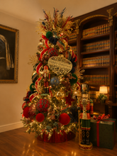 Cargar imagen en el visor de la galería, Arbolito Navideño en Renta – Estilo Royal Nutcracker Grand