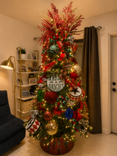 Cargar imagen en el visor de la galería, Arbolito Navideño en Renta – Estilo Merry & Bright Circus