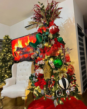 Cargar imagen en el visor de la galería, Arbolito Navideño en Renta – Estilo Grand Nutcracker Harlequin Red & Green Opulence