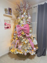 Cargar imagen en el visor de la galería, Arbolito Navideño en Renta – Estilo Rose Gold Teddy Bears (Nevado)