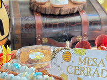 Cargar imagen en el visor de la galería, Mesa de postres - Winnie the Pooh + decoración
