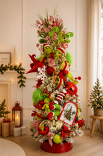 Cargar imagen en el visor de la galería, Arbolito Navideño en Renta – Estilo Grinch
