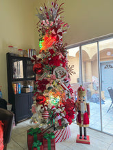 Cargar imagen en el visor de la galería, Arbolito Navideño en Renta – Estilo Neon Candy &amp; Cascanueces
