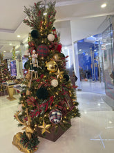 Cargar imagen en el visor de la galería, Arbolito Navideño en Renta – Estilo Scottish Plaid &amp; Gold

