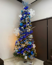 Cargar imagen en el visor de la galería, Arbolito Navideño en Renta – Estilo Peace Hope Joy Merry Christmas Blue &amp; Silver Slim
