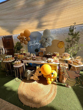 Cargar imagen en el visor de la galería, Mesa de postres - Winnie the Pooh + decoración
